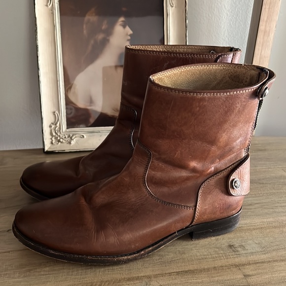 Gorgeous Frye booties - Picture 3 of 7